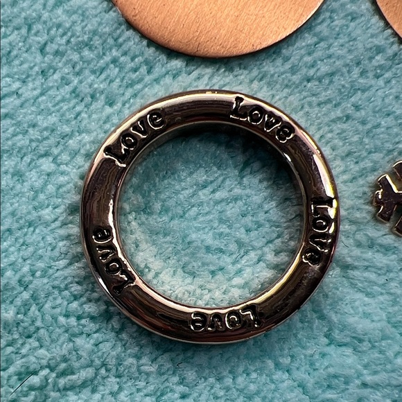 Floating Locket Charm Coin - Picture 5 of 7